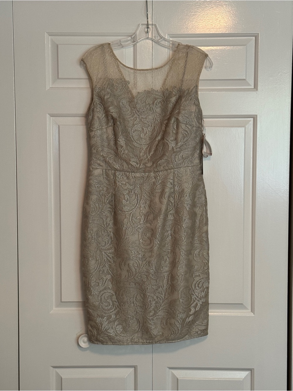 NWT Kay Unger Sleeveless Lace Sheath Dress Champagne Size 10